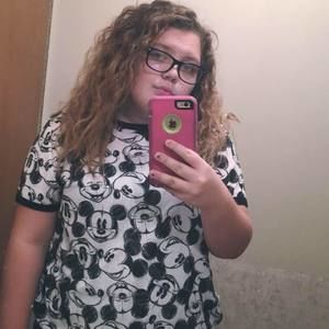 Meet your Posher, Lexie